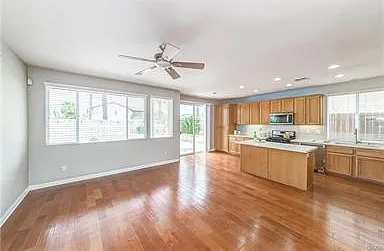 4 bed, 2457 sqft, $4,900 — Photo 3