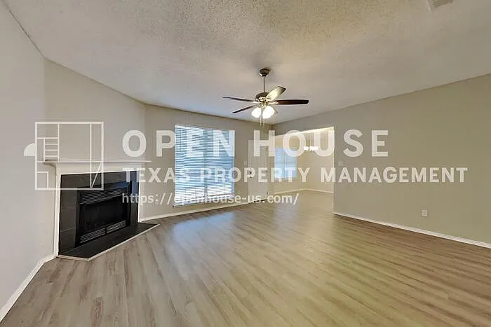 3 bed, 2.0 bath, 2146 sqft, $2,340 — Photo 3