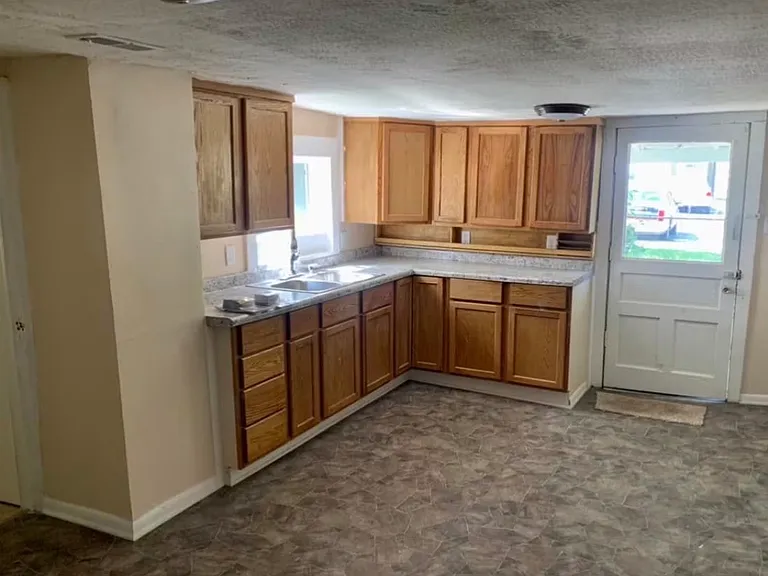 1551 Glenn Ave #B — Photo 1