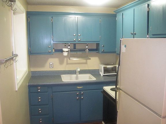 2nd image of 220-230 Essex St #4