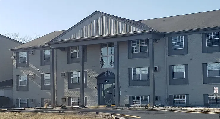 Brandon Manor