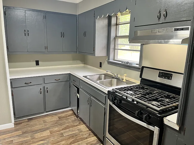 712 W Barnett St — Photo 11