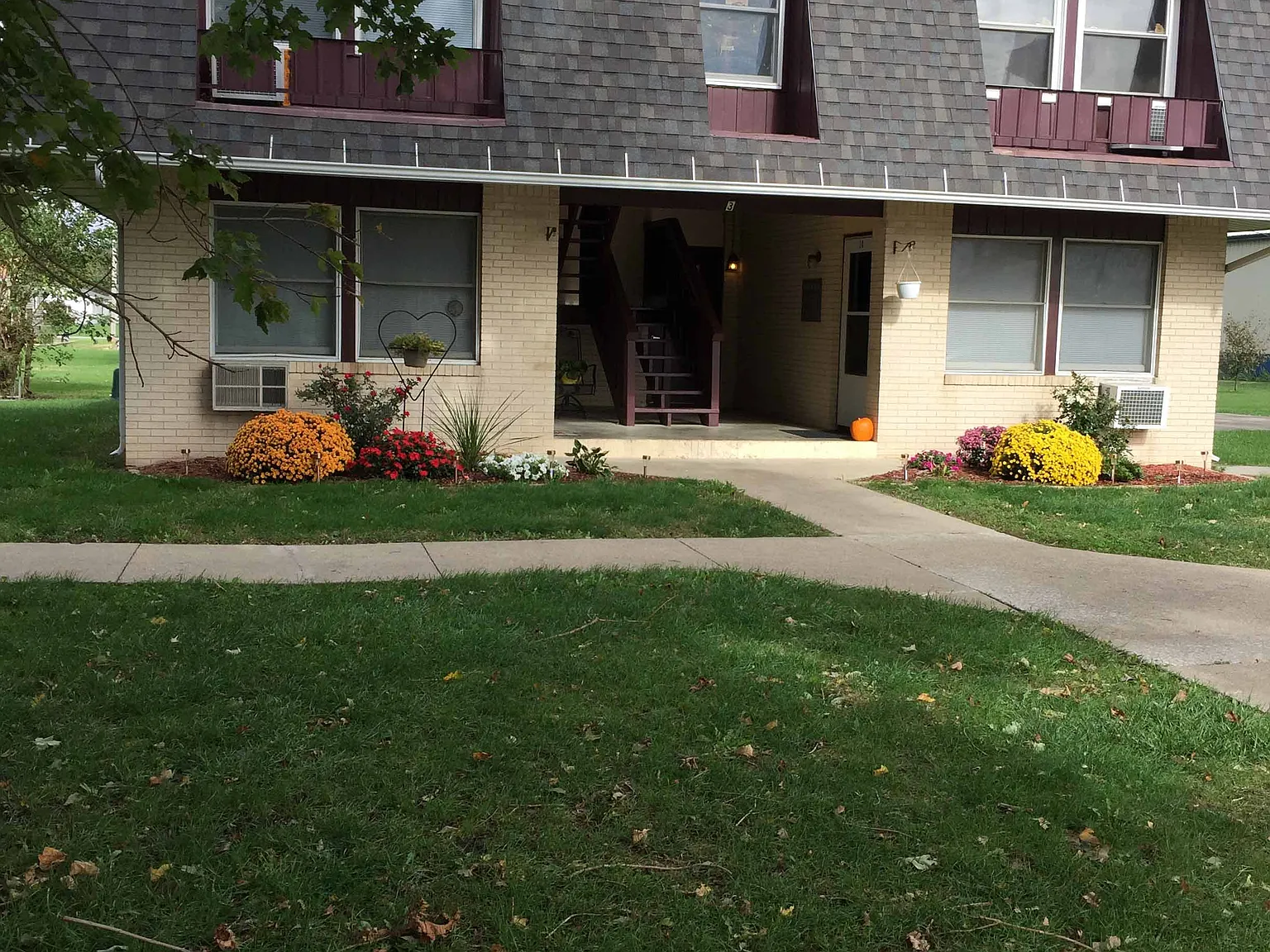 Lamplight Manor Of Windsor — Photo 2