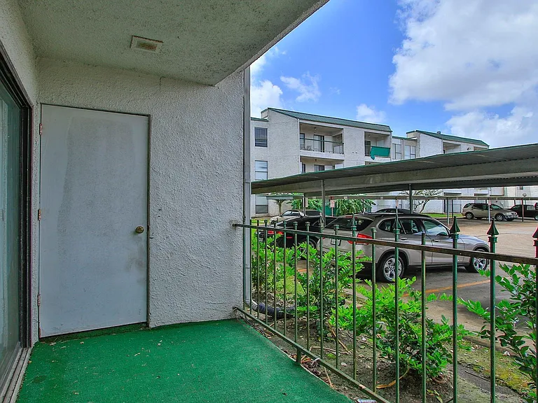 2822 S Bartell Dr #6 — Photo 29