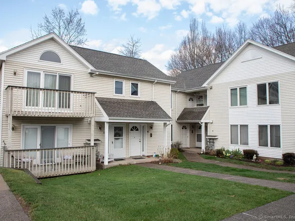 6 Millbrook Court #6, Newington, CT 06111