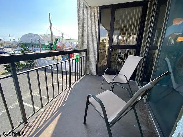 935 Ocean Ave #207 — Photo 24