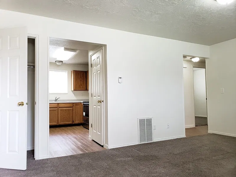 Must-see Updated Fourplex in North Orem — Photo 2