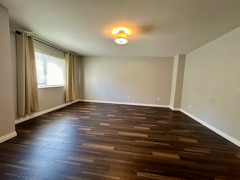 760 Hunt Cir — Photo 32
