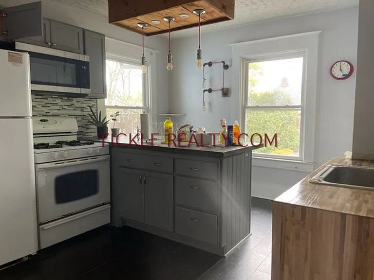60 Shepard St — Photo 3