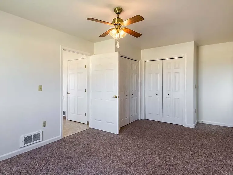 10700 Emily Dr — Photo 11