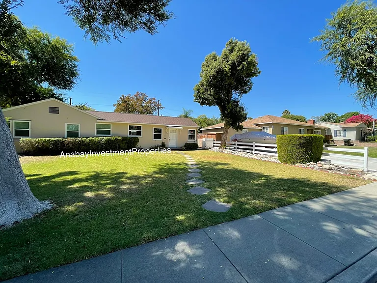 1909 Berkeley Ave — Photo 3