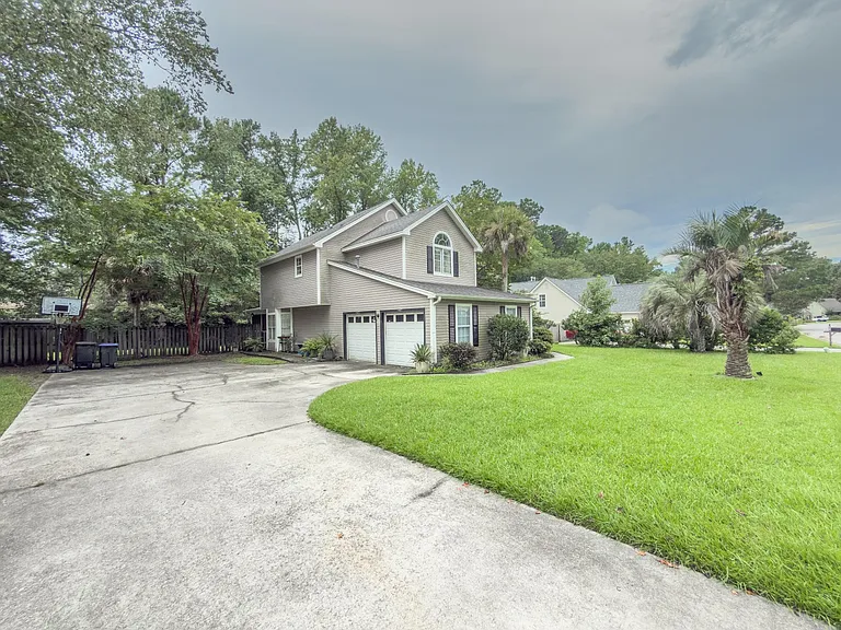 202 Gibbon Ct — Photo 21