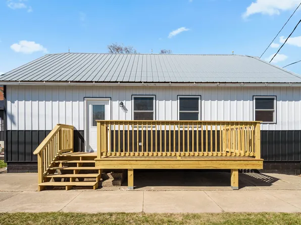 1979 Main St, New Vienna, IA 52065