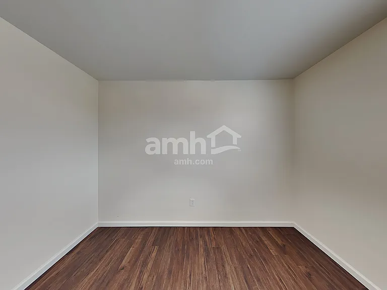 854 E Artesia Pl — Photo 13