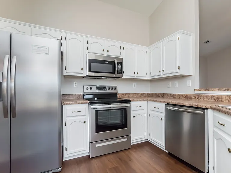 7409 Dunbarton Dr — Photo 7