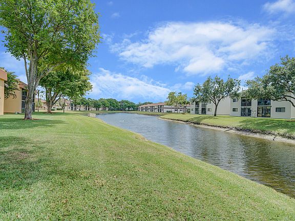 2nd image of 15216 Lakes Of Delray Boulevard #129