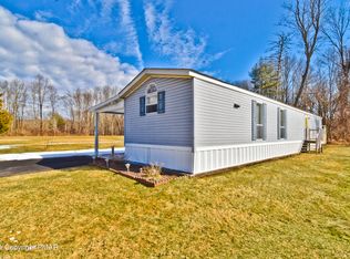 221 Oak Run Ln, Stroudsburg, PA 18360