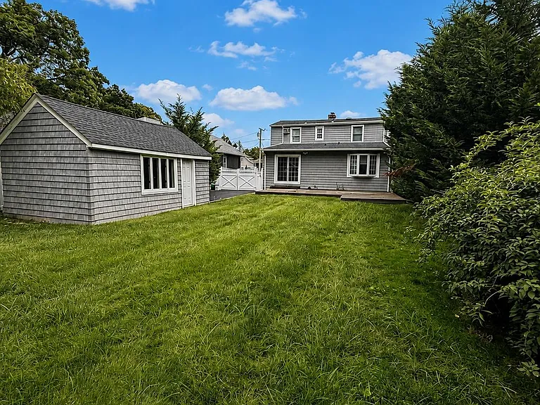 2100 Hillside Ave — Photo 12
