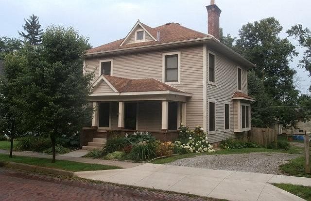 1st image of 206 E Burgess St