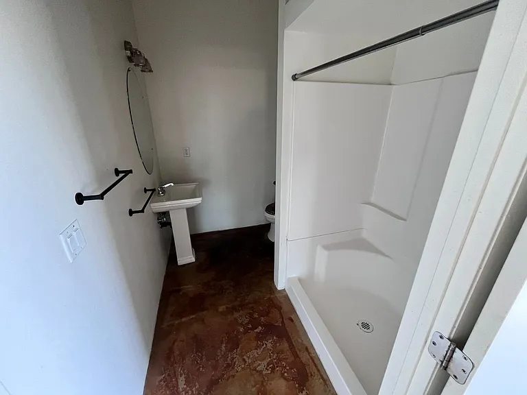 1350 S 8th Ave — Photo 6