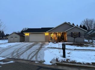 520 BITTERSWEET Lane, Waupun, WI 53963