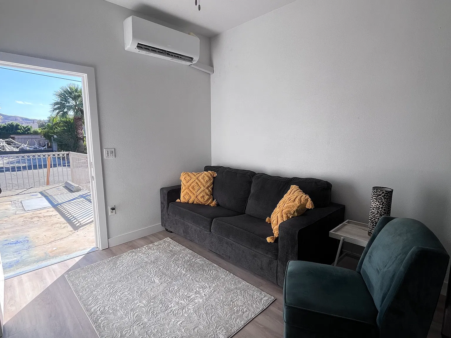 1 bed, 1.5 bath, $950 — Photo 3
