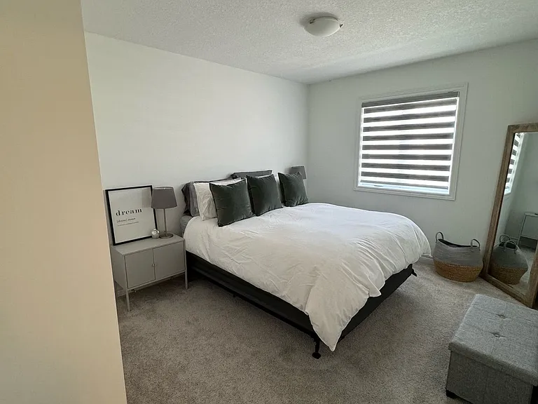 1752 Finley Cres — Photo 13
