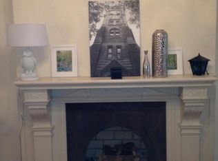 1832 Pine St APT 3R, Philadelphia, PA 19103