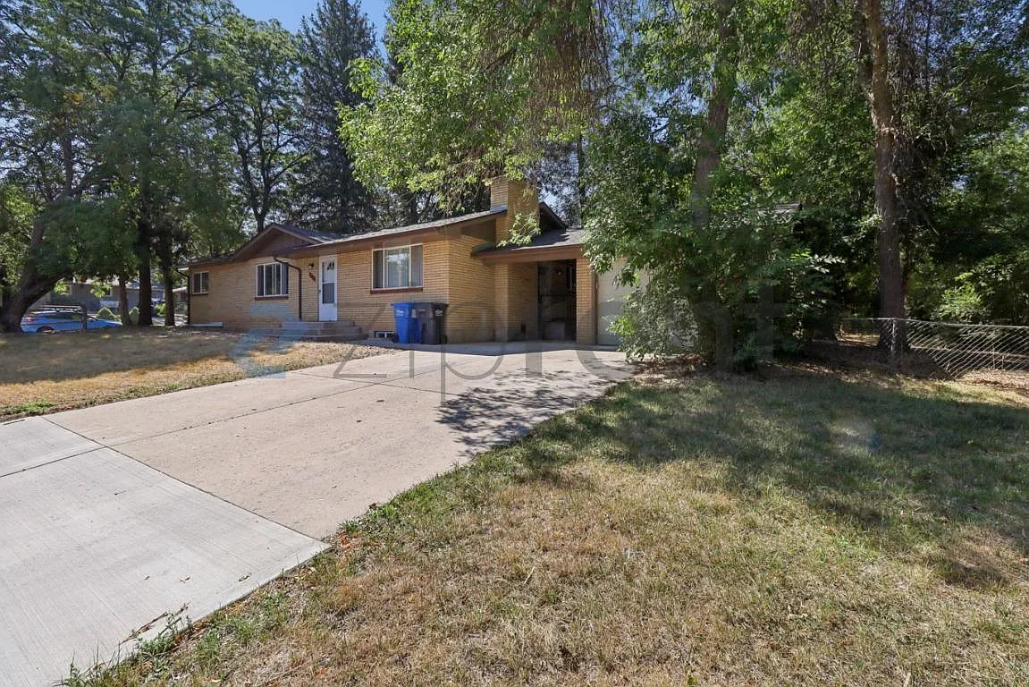 Indian Hills — Photo 3