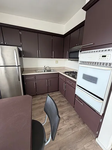 830 S Barrington Ave #6 Photo 1