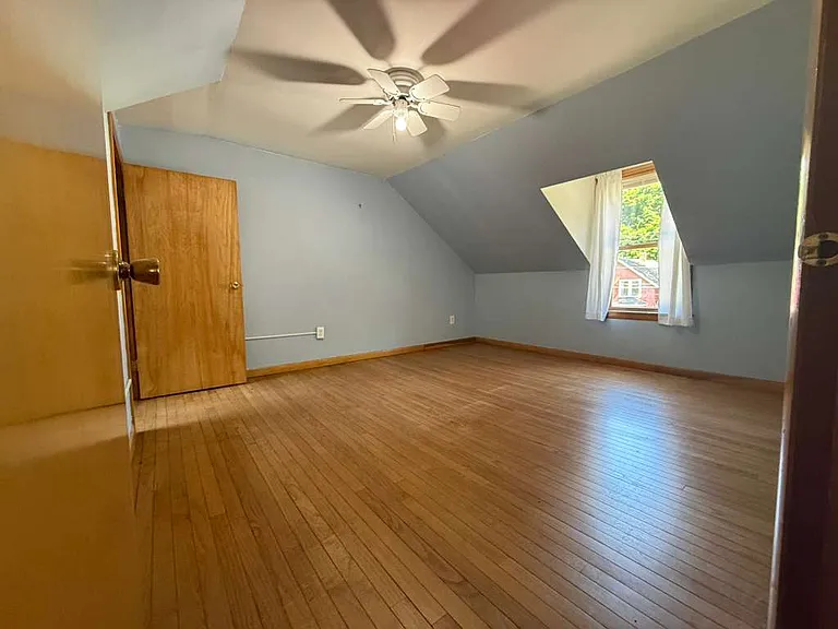 352-354 W Main St #352 — Photo 3