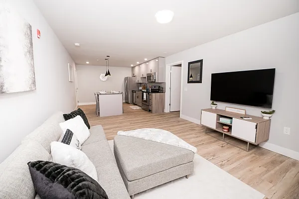 1 bed, 589 sqft, $1,299 — Photo 2
