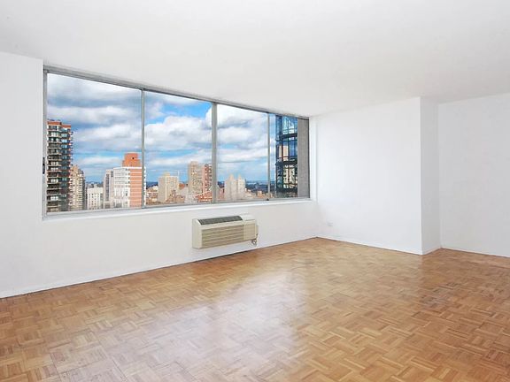 3rd image of 353 E 72nd St APT 31D