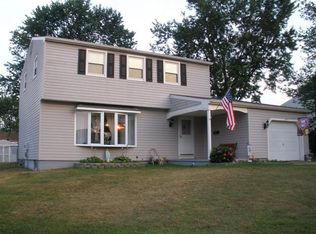 13 Stone River Rd, Laurel Springs, NJ 08021