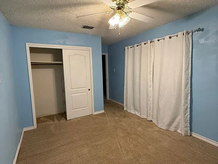 1401 Hillcrest Dr — Photo 25