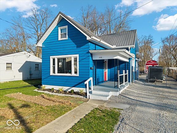 2nd image of 2108 Spring St