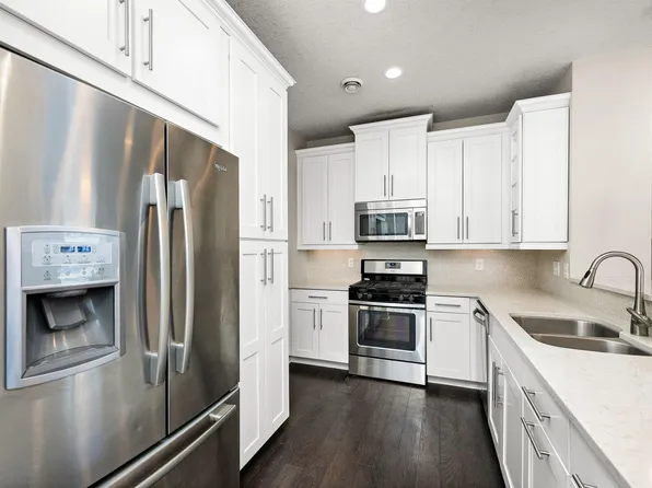 8410 Jonquil Ln N, Maple Grove, MN 55369