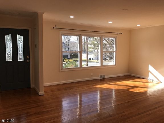 5th image of 17 Claremont Ave