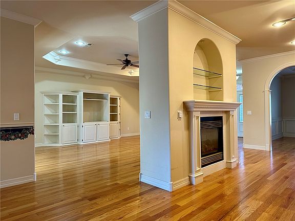 4th image of 2721 S Laurel Crossing Cir