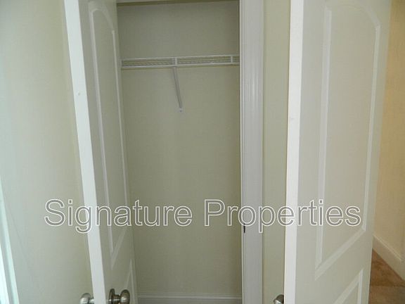 5th image of 930 Jefferson St