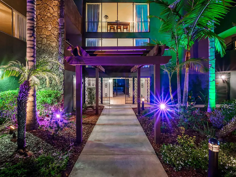 Penthouse Apartments | Spacious 1 & 2 Bedroom Apartments Near SDSU