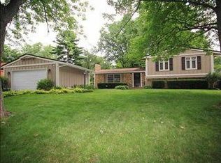 5106 Highcrest Rd, Rockford, IL 61107