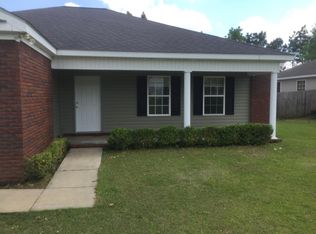732 Jester St, Cowarts, AL 36321