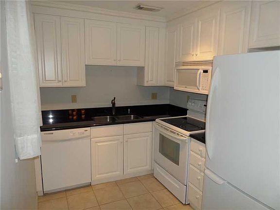 3rd image of 31 Pine Arbor Ln APT 203