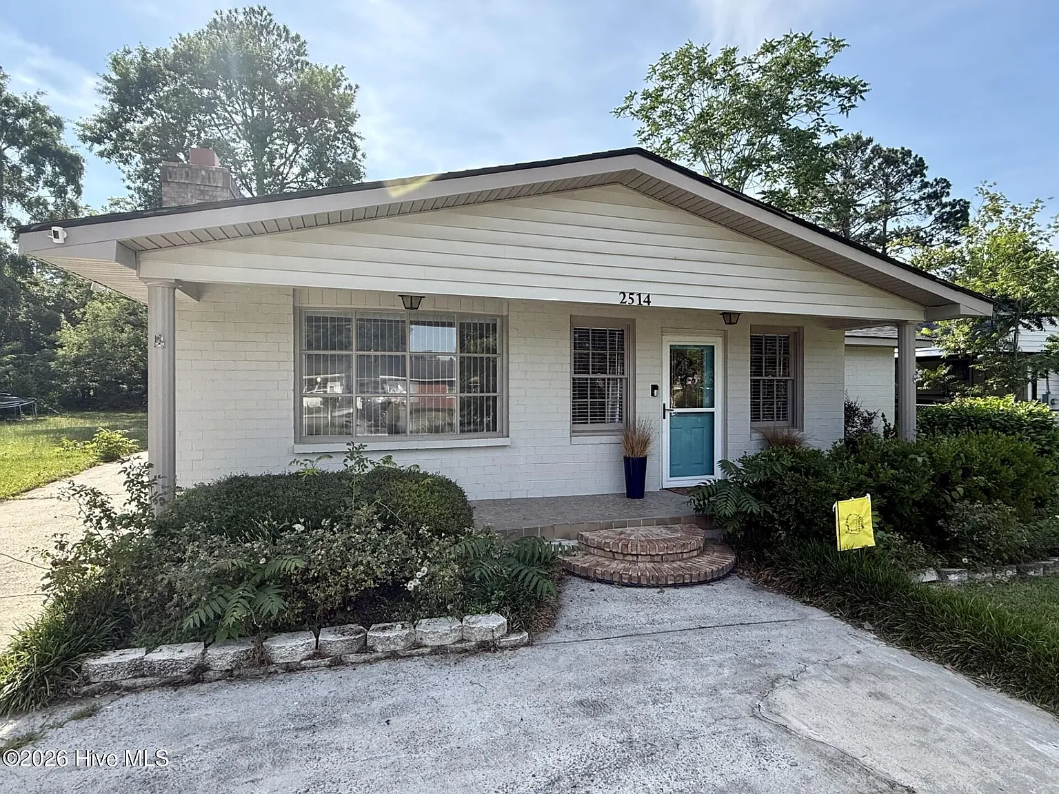 3 bed, 2.0 bath, 1582 sqft, $1,580 — Photo 1