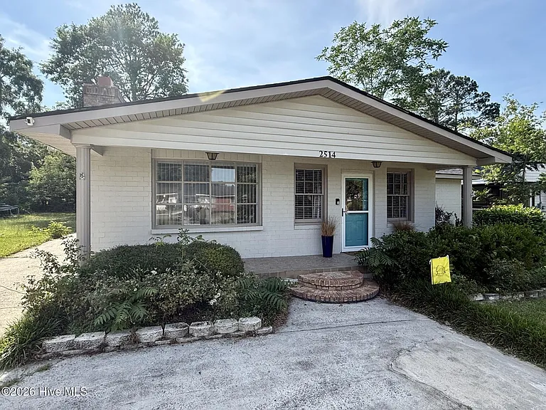 2514 Elderberry Dr — Photo 1