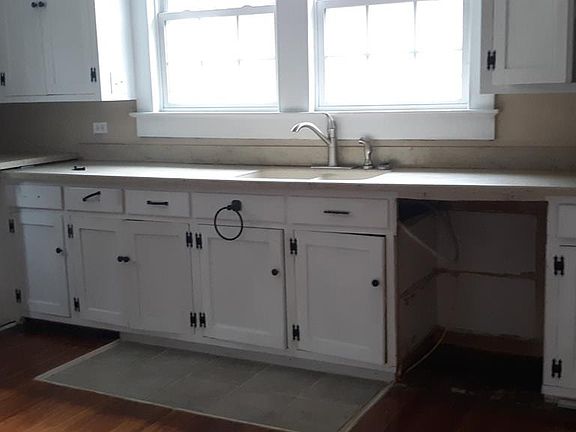 3rd image of 408 Morgan Ave
