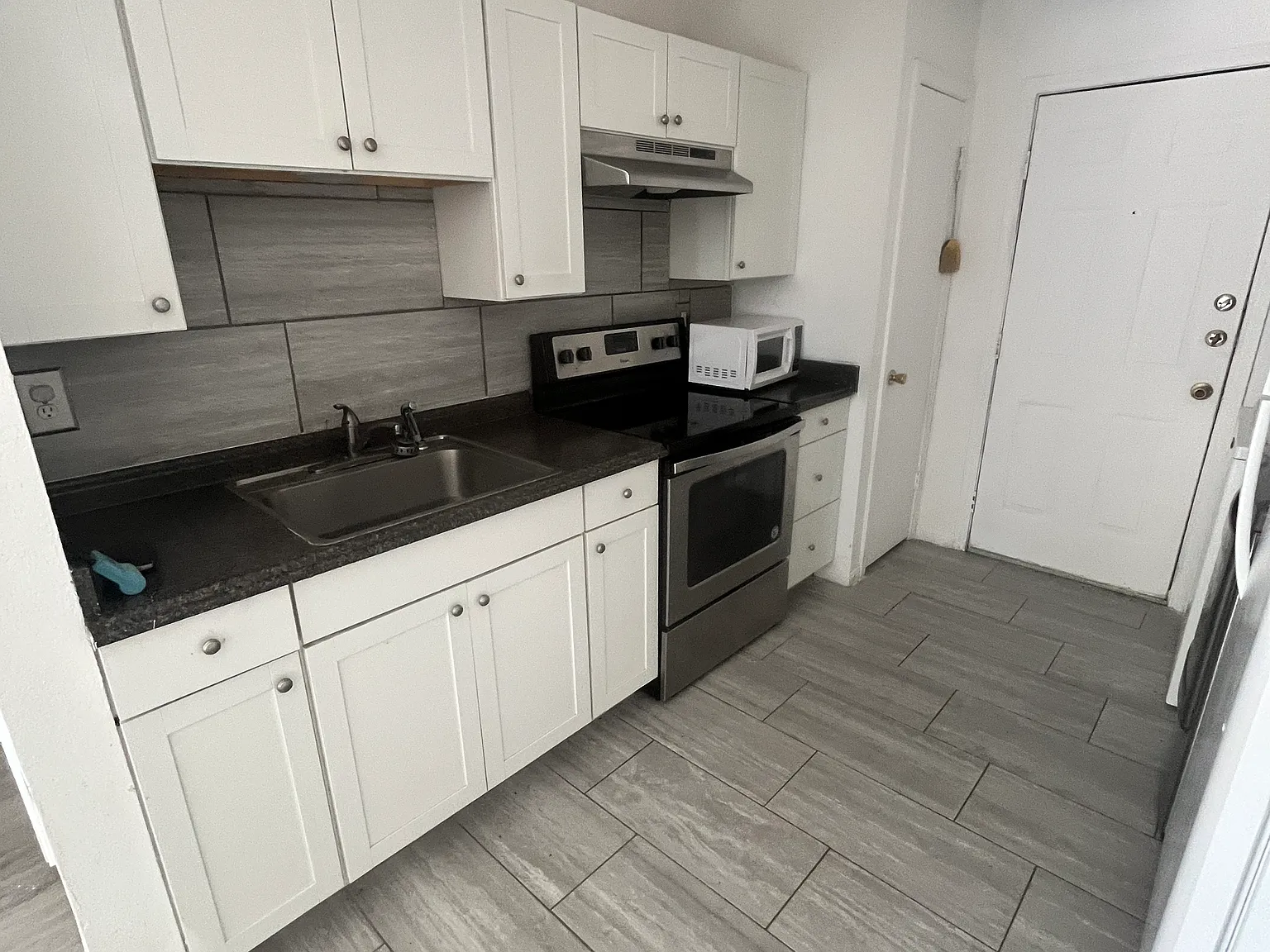 2 bed, 1323 sqft, $950 — Photo 4