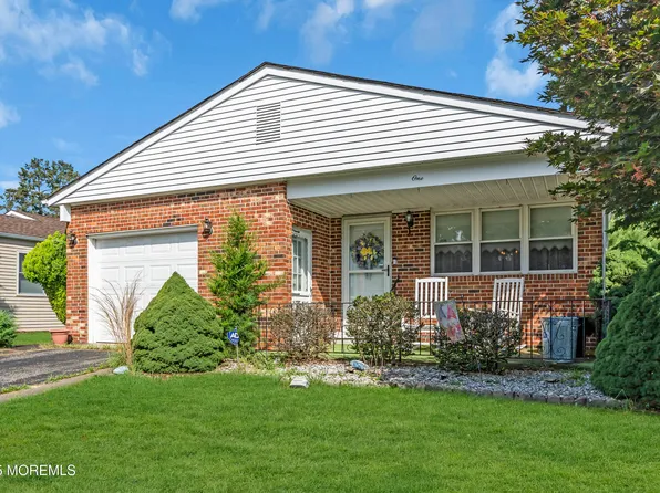 1 Cardiff Court, Toms River, NJ 08757