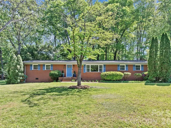 7108 Preston Ct, Charlotte, NC 28215